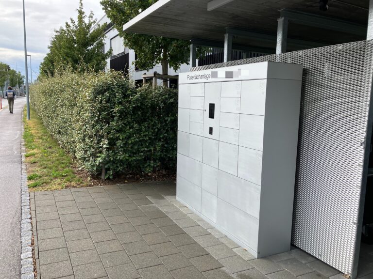 Travaux de rénovation d’un système de boîte à colis dans un quartier de Berne